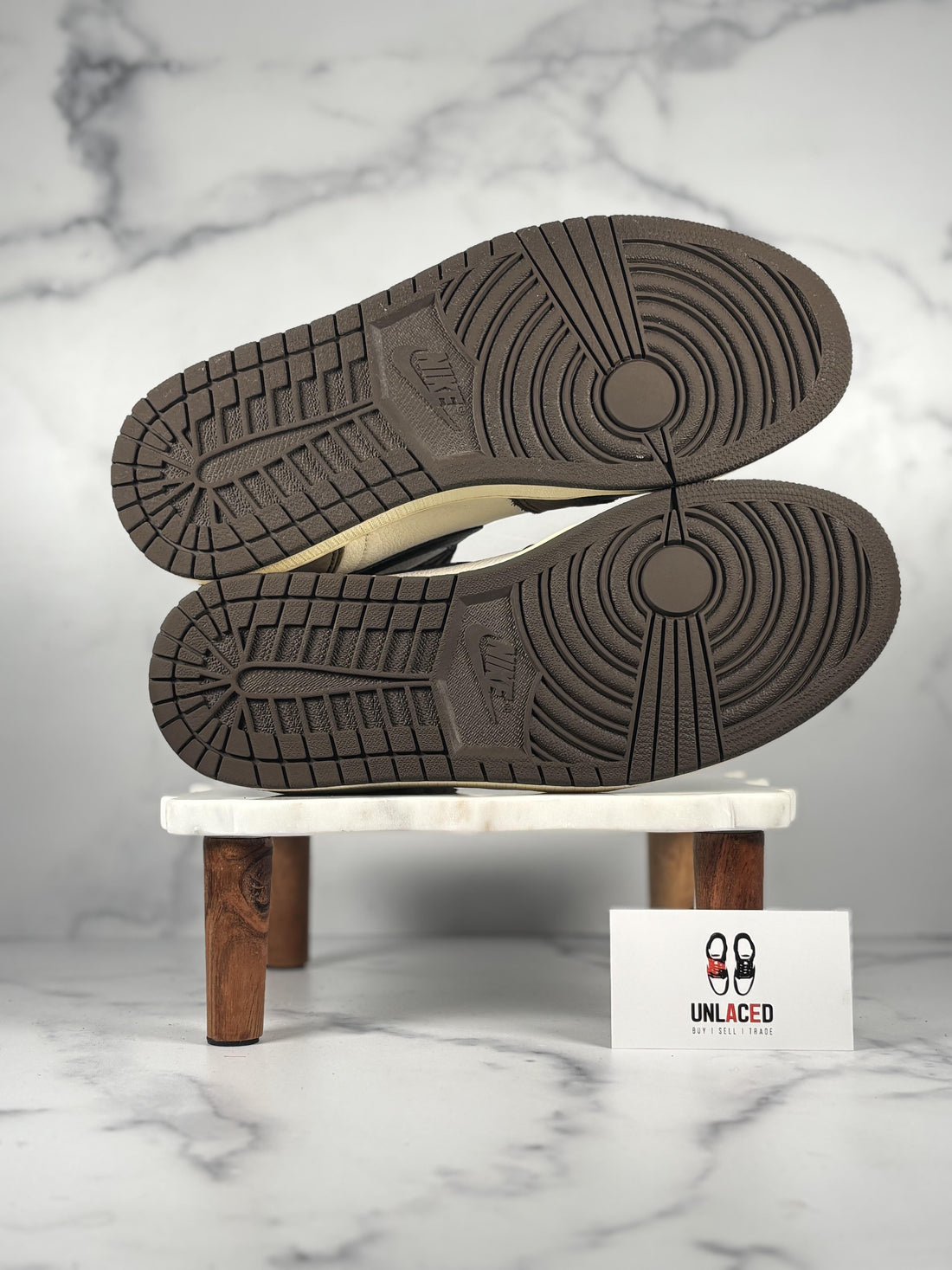 Jordan 1 Retro High OG SP 'Travis Scott Mocha'