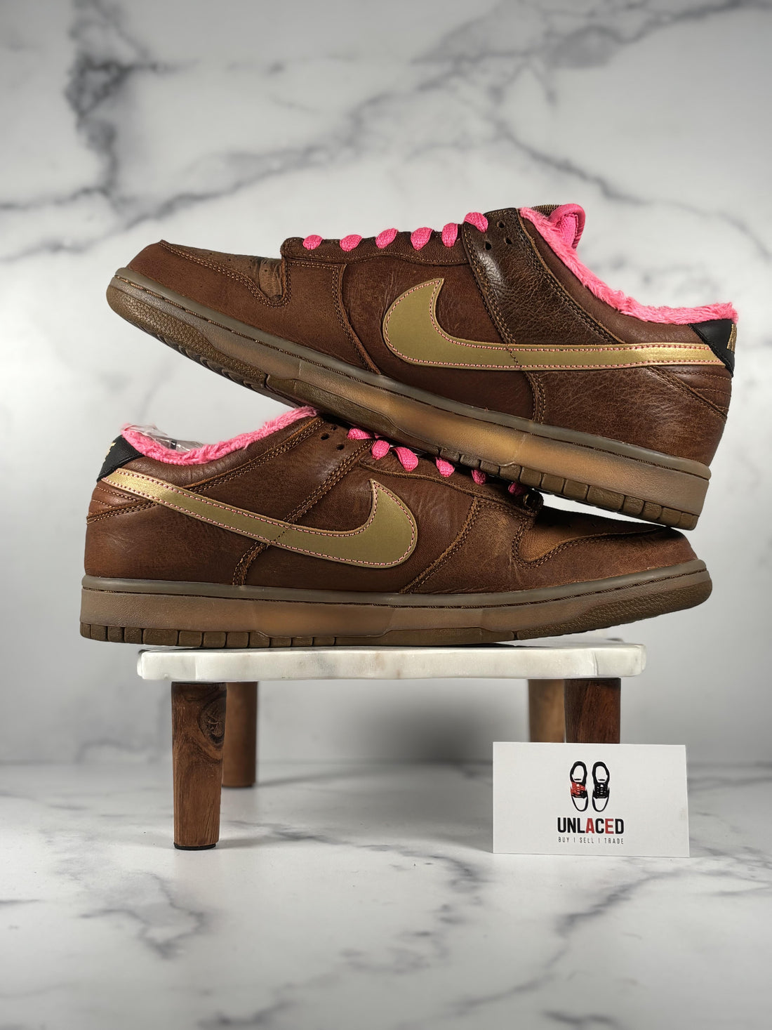 Nike SB Dunk Low 'Gibson Guitar Case'