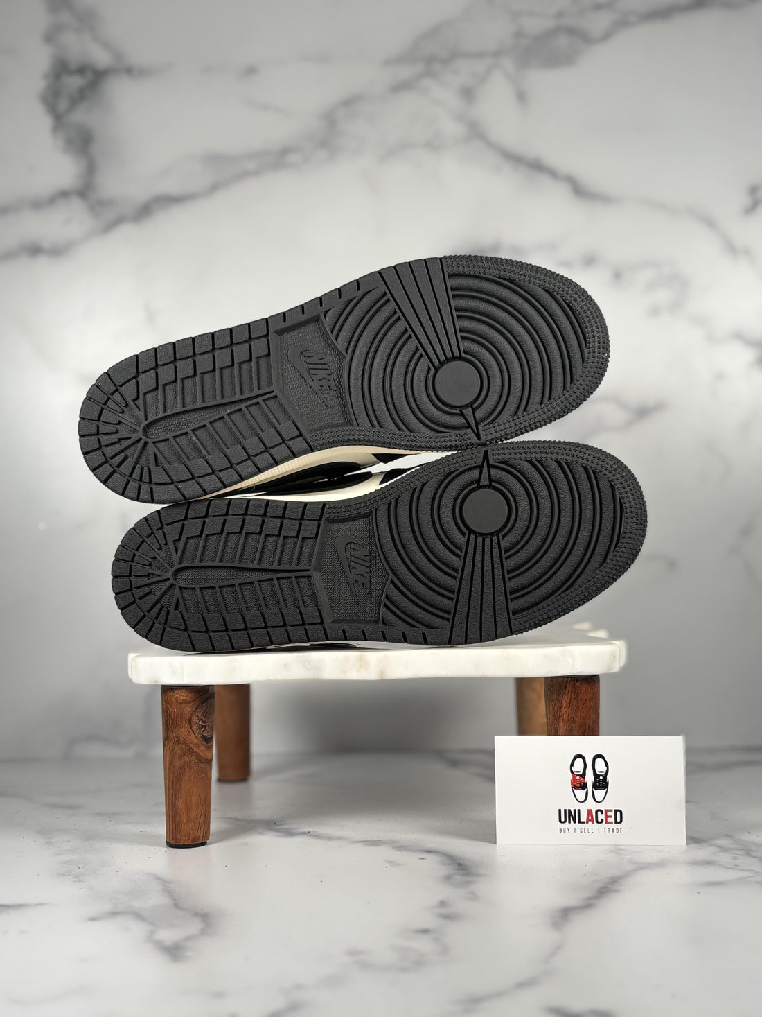 Jordan 1 Retro Low OG 'Mocha (GS)'