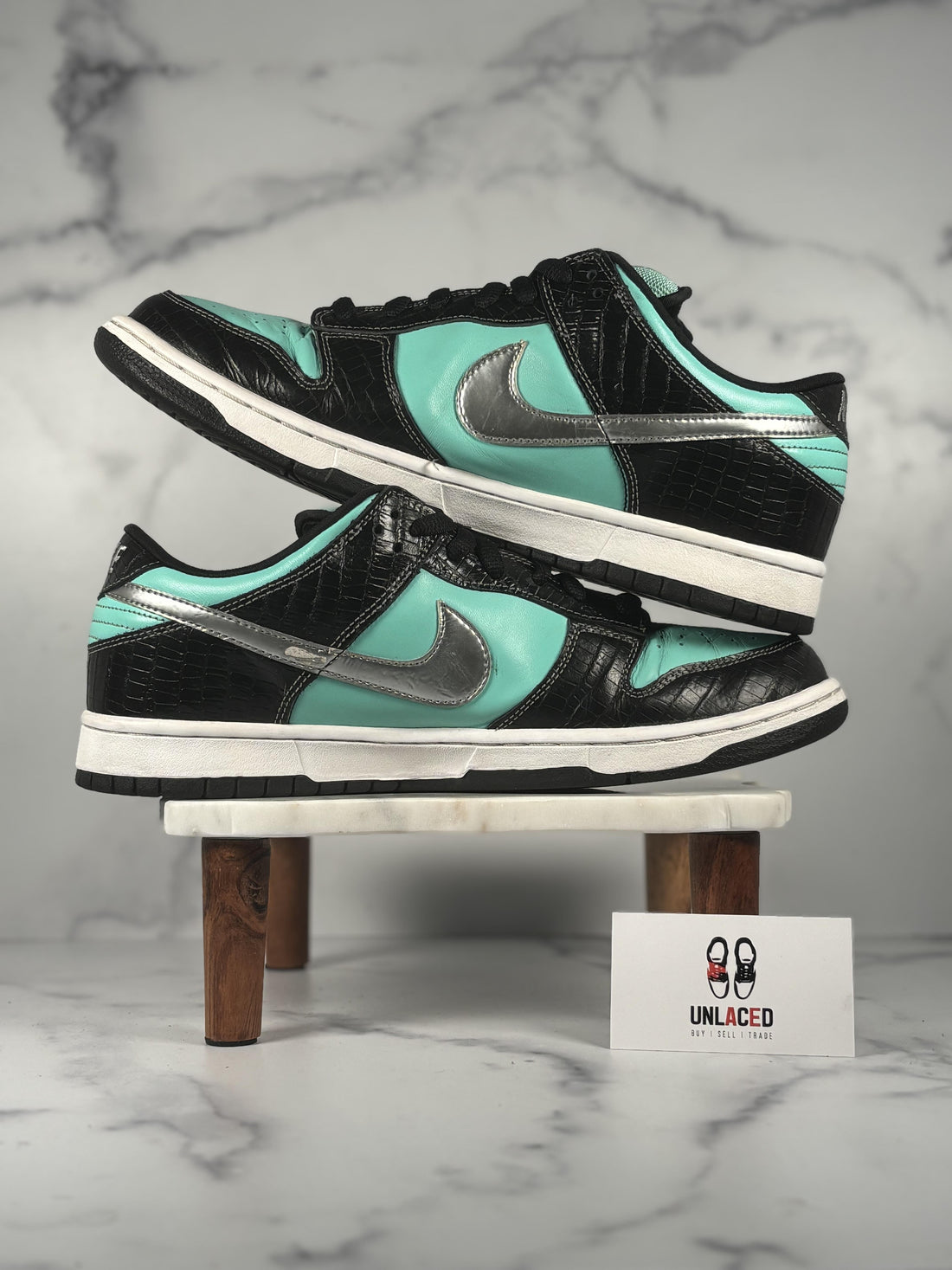 Nike SB Dunk Low 'Diamond Supply Co.'