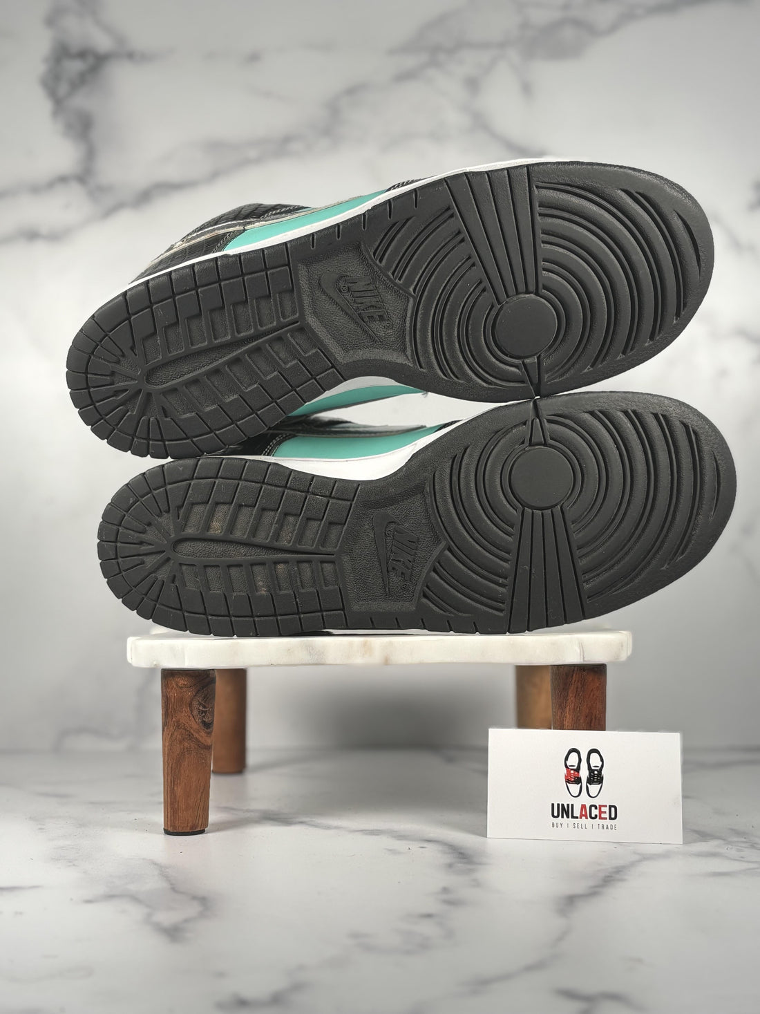 Nike SB Dunk Low 'Diamond Supply Co.'